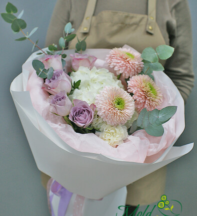 Bouquet of white hydrangea and gerberas "Melody of feelings" photo 394x433